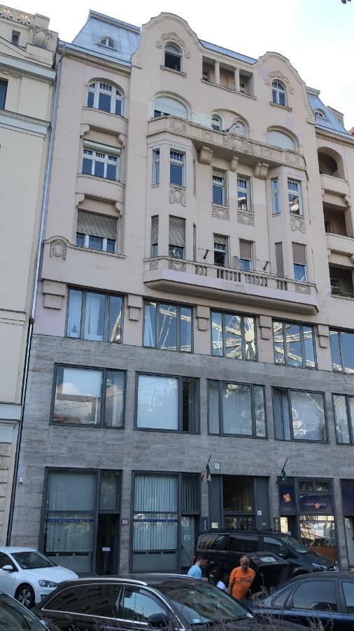 Corso Quiet Lägenhet Budapest Exteriör bild